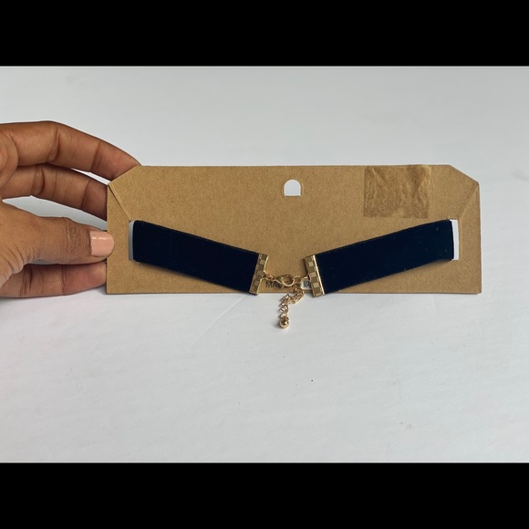 Black Choker - Picture 2 of 3